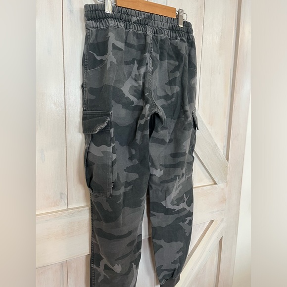 Tna camo pants - Picture 2 of 3